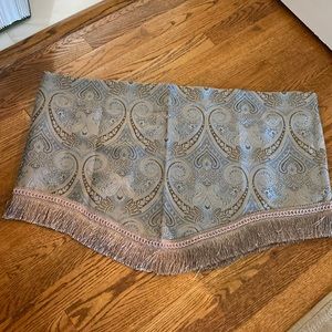 Valance Allen +Roth Raja